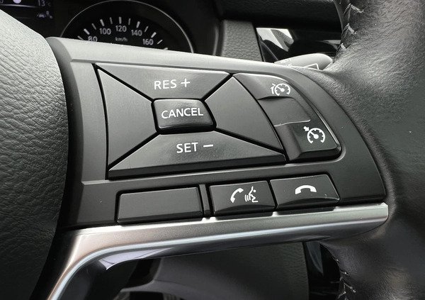 Nissan Qashqai cena 73900 przebieg: 106000, rok produkcji 2018 z Woźniki małe 742